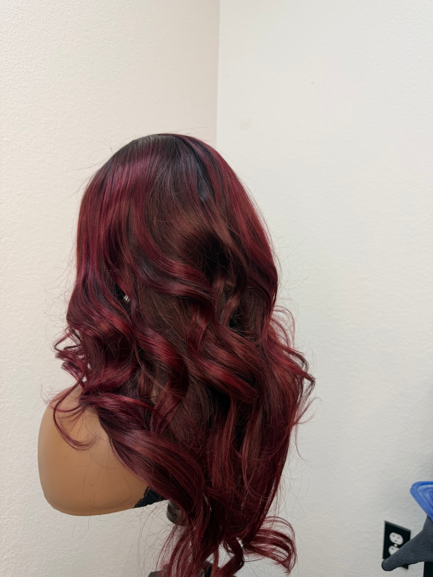 Nicki closure unit
